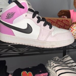 Light purple and white high top girls air Jordans size 1Y
